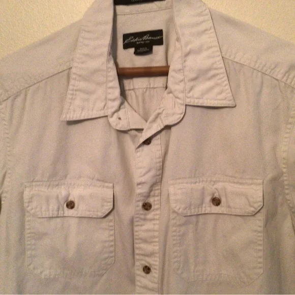 Eddie Bauer Classic Fit S/S Button Down Large - Picture 3 of 4